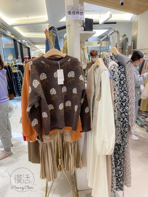 服裝批發市場清倉撿漏全攻略 百元三件與二十元牛仔褲，哪里更劃算？